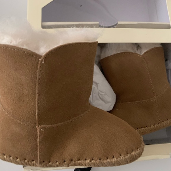 Baby Ugg. Only wore briefly once - Picture 1 of 3